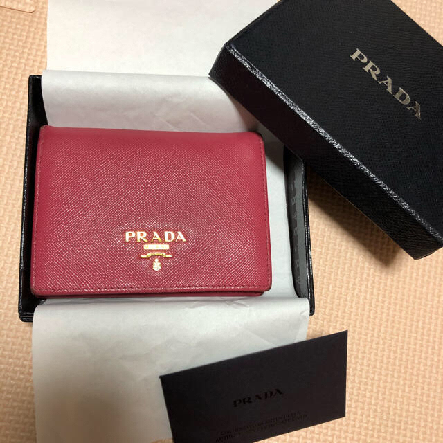 chanel 偽物 通販 - PRADA - prada 二つ折り財布　値下げ不可の通販 by ♡