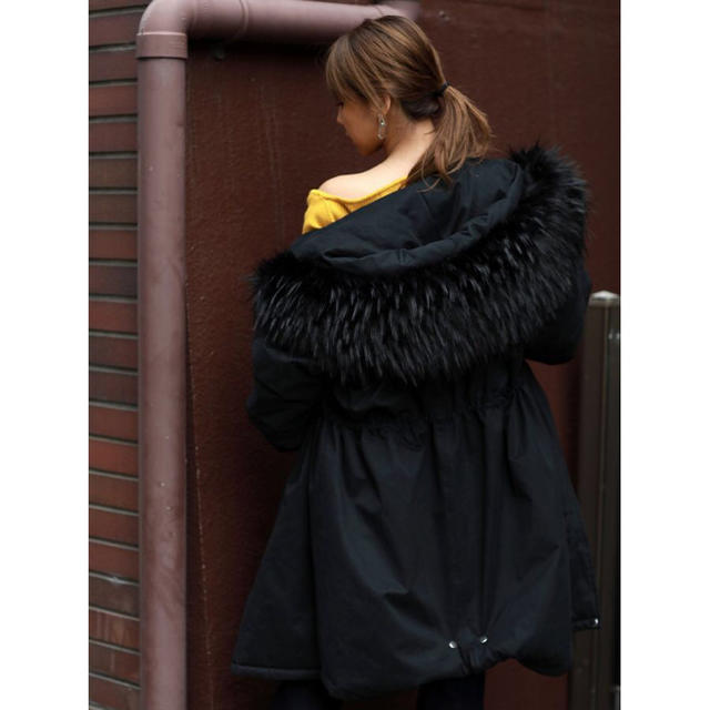 EMODA(エモダ)の【セッツ様専用】EMODA オーバーフーディカーブコート レディースのジャケット/アウター(ロングコート)の商品写真
