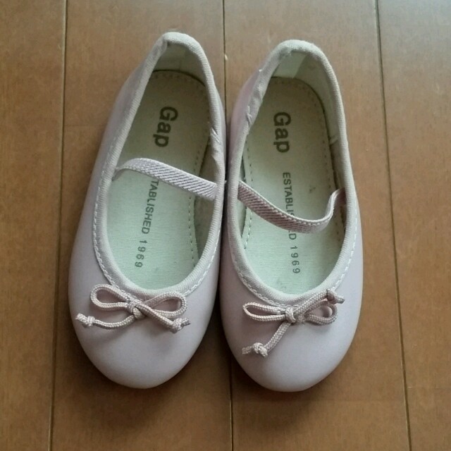 babyGAP(ベビーギャップ)の未使用  GAPシューズ キッズ/ベビー/マタニティのベビー靴/シューズ(~14cm)(フラットシューズ)の商品写真