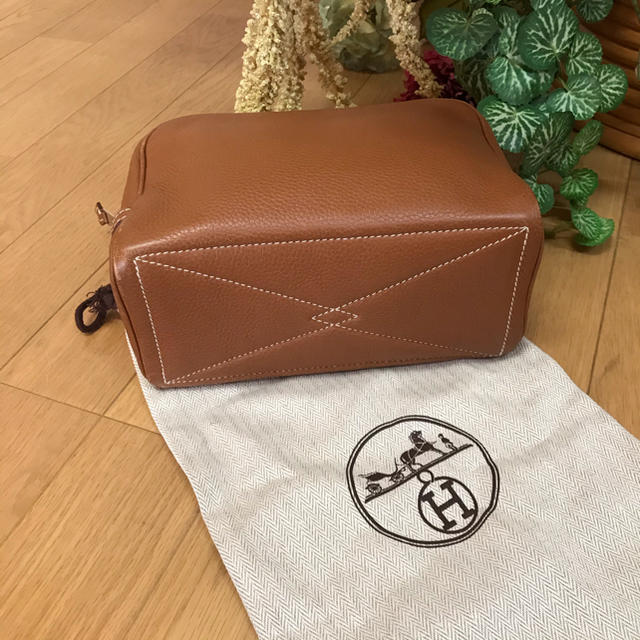 100%新品2023 Hermes HERMES ☆ ポーチ☆ ゴールドの通販 by TOMATO boutique｜エルメスならラクマ 