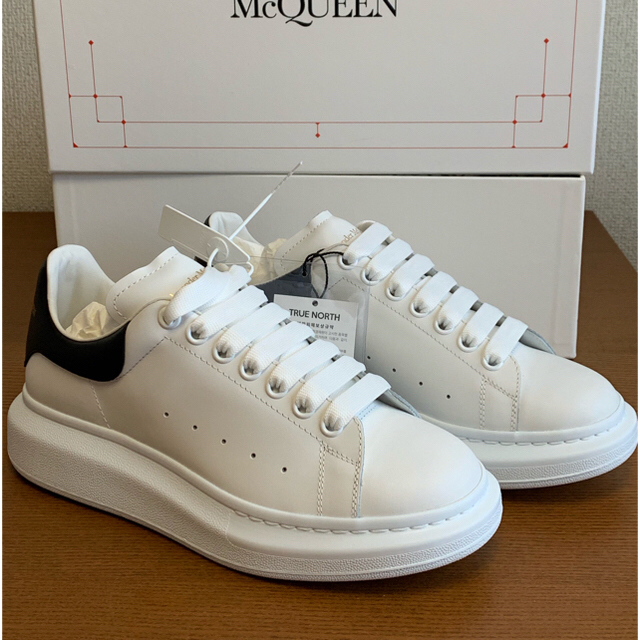 専門店の安心の1ヶ月保証付 Alexander McQueenアレキサンダー