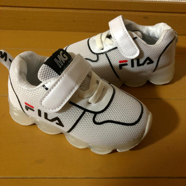 FILA(フィラ)の子供靴 スニーカー未使用 キッズ/ベビー/マタニティのキッズ靴/シューズ(15cm~)(スニーカー)の商品写真