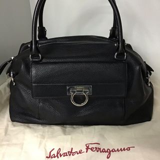 サルヴァトーレフェラガモ(Salvatore Ferragamo)のSalvatore ferragamo   ショルダーバッグ ハンドバッグ(ハンドバッグ)