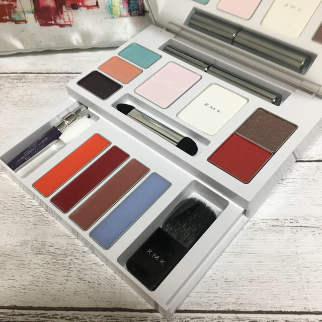 RMK(アールエムケー)の【未使用】RMK アーティストスタイルパレット 2019 コスメ/美容のキット/セット(コフレ/メイクアップセット)の商品写真