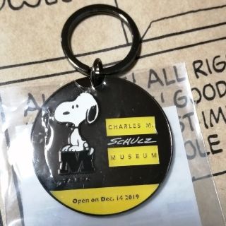 ピーナッツ(PEANUTS)のスヌーピーミュージアム限定✰オープン記念キーホルダー(キャラクターグッズ)