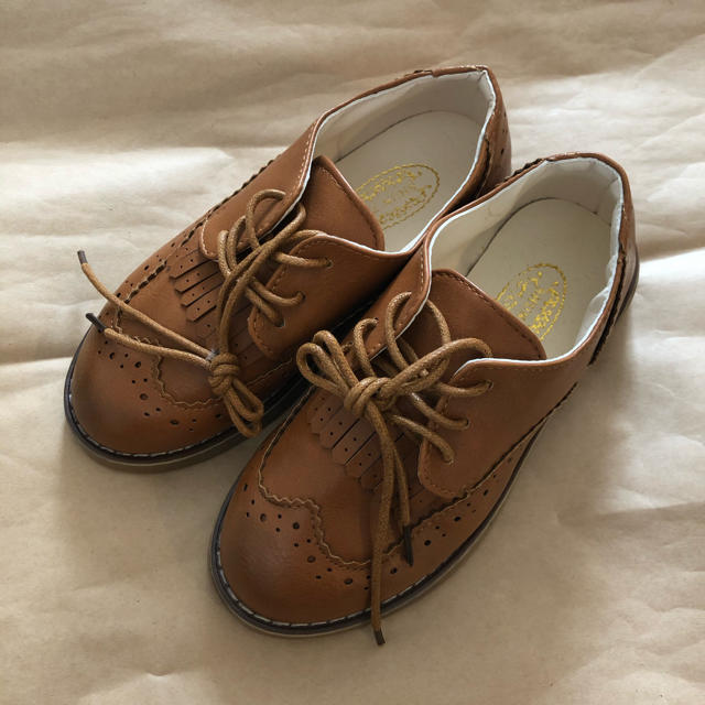 新品未使用　キッズ 革靴　キャメルブラウン　サイズ18.5センチ キッズ/ベビー/マタニティのキッズ靴/シューズ(15cm~)(フォーマルシューズ)の商品写真