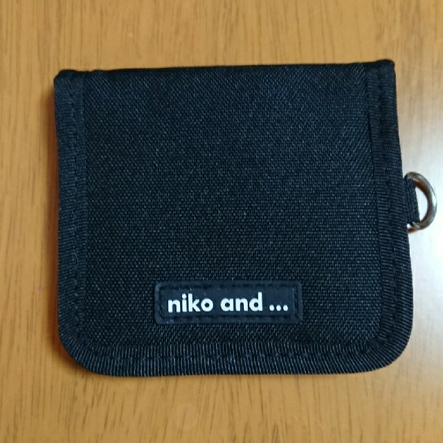 niko and...(ニコアンド)のniko and ...(ニコアンド)　ミニウォレット　小銭入れ　ブラック レディースのファッション小物(コインケース)の商品写真