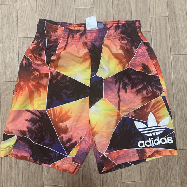 adidas 水着