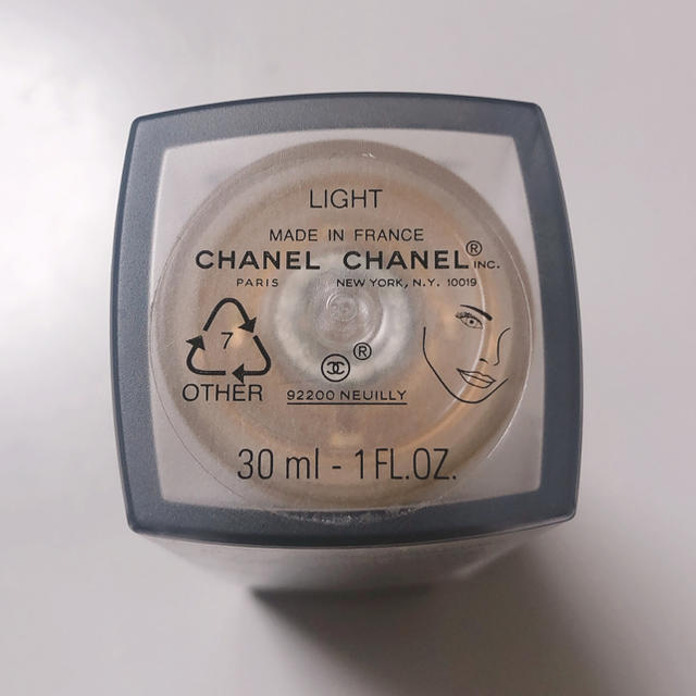 【CHANEL】レベージュ　オードゥタン　Light