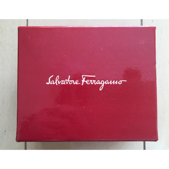 Salvatore Ferragamo(サルヴァトーレフェラガモ)の【未使用】フェラガモ　キーホルダー レディースのファッション小物(キーホルダー)の商品写真