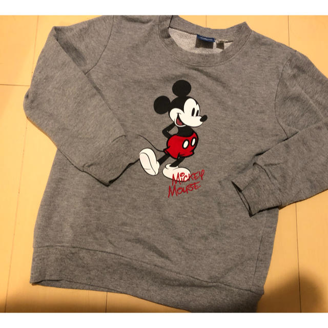 Disney(ディズニー)のディズニー　ミッキー マウス　トレーナー  ミッキー  130cm キッズ/ベビー/マタニティのキッズ服男の子用(90cm~)(Tシャツ/カットソー)の商品写真