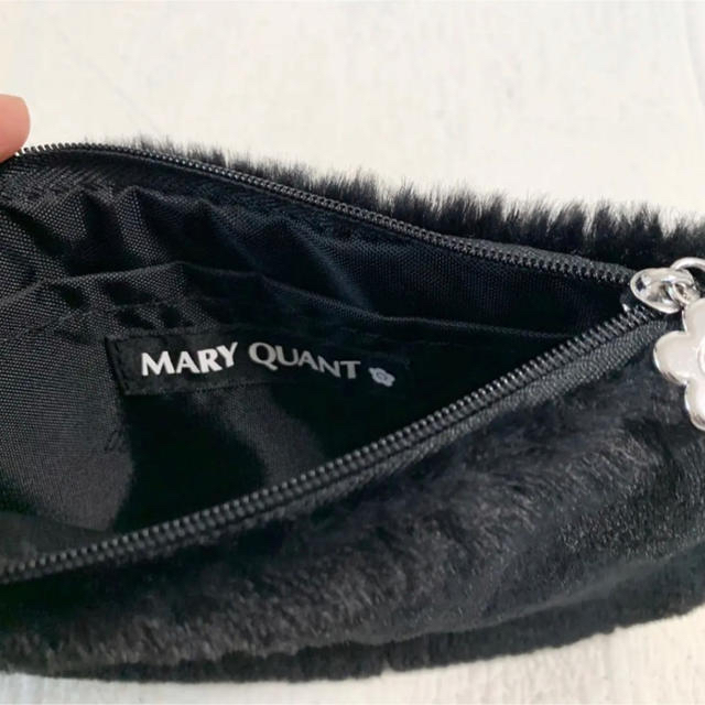 MARY QUANT(マリークワント)のMARY QUANT ファーポーチ　ミニバッグ レディースのバッグ(その他)の商品写真