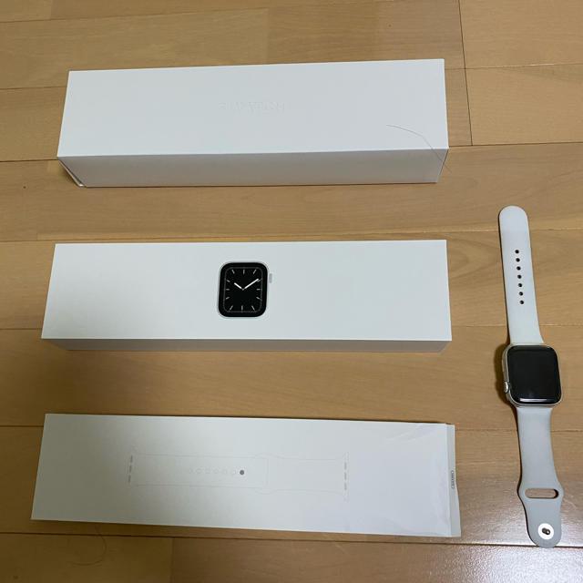 Apple Watch SERIES 5 44MM GPSモデル