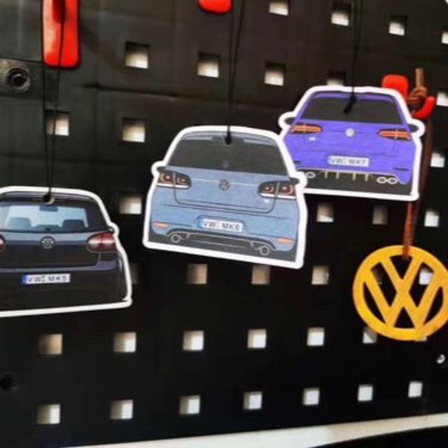 Volkswagen(フォルクスワーゲン)のVW　ゴルフ　GTI　MK5　MK6　MK7　香り付きステーカー　セット 自動車/バイクの自動車(車種別パーツ)の商品写真