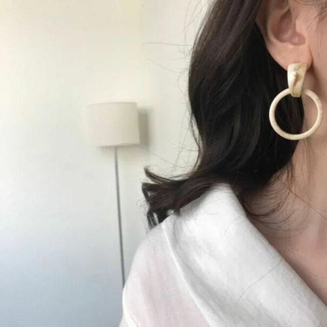 TODAYFUL(トゥデイフル)のmarble stud pierce  レディースのアクセサリー(ピアス)の商品写真