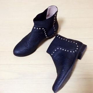 ザラ(ZARA)のZARAスタッズショートブーツ(ブーツ)