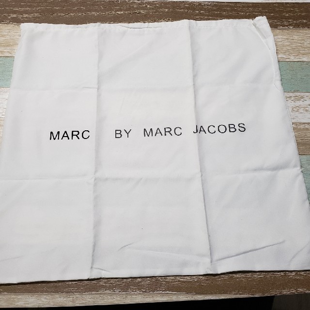 MARC BY MARC JACOBS(マークバイマークジェイコブス)のMARC JACOBS  布袋　美品 レディースのファッション小物(その他)の商品写真