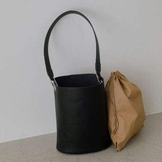 エンフォルド(ENFOLD)のRIM.ARK Leather bucket bag 新品未使用(ショルダーバッグ)