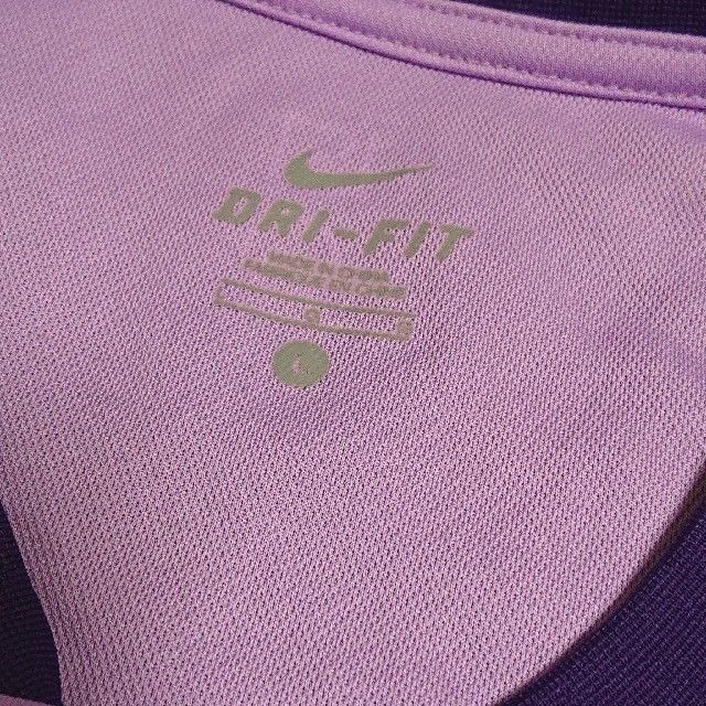 NIKE(ナイキ)の【中古】NIKE ナイキ DRI-FIT ロンT 薄紫 レディースのトップス(Tシャツ(長袖/七分))の商品写真