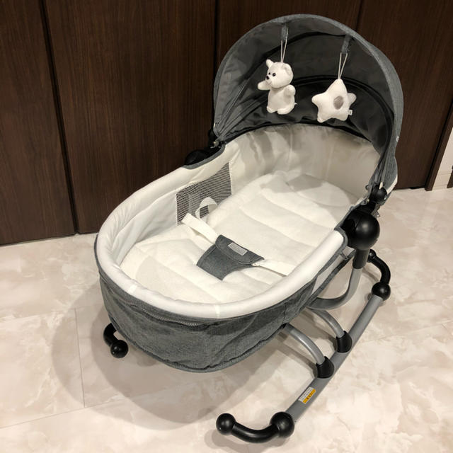 KATOJI(カトージ)のはな様専用カトージ バウンサー ターン 360°Baby Bouncer グレー キッズ/ベビー/マタニティの寝具/家具(ベビーベッド)の商品写真