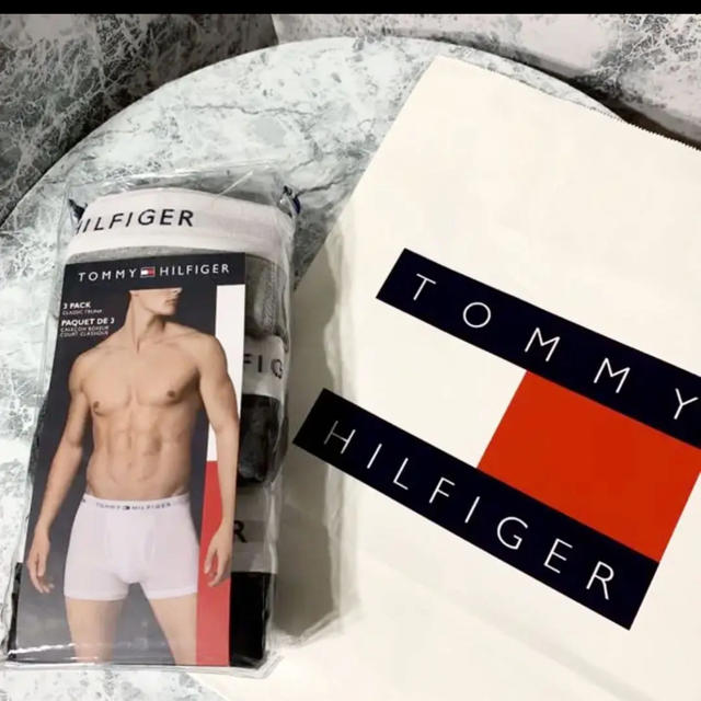 TOMMY HILFIGER(トミーヒルフィガー)の新品未使用！トミーヒルフィガー　ボクサーパンツ  Sサイズ　3枚セット 02 メンズのアンダーウェア(ボクサーパンツ)の商品写真