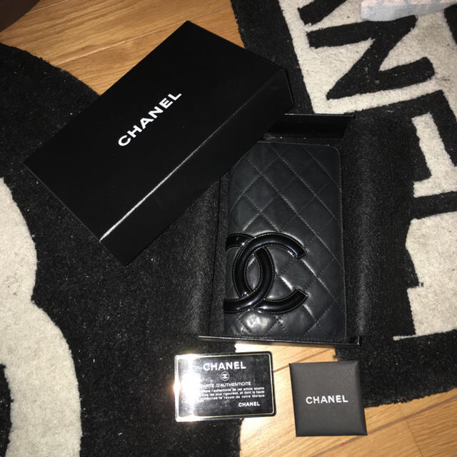 【珍しいデザイン❗️】CHANEL カンボンライン♡折財布