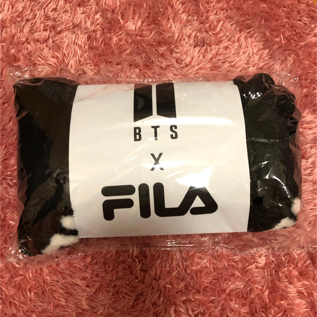 FILA(フィラ)のBTS FILA コラボ❤︎ ブランケット エンタメ/ホビーのタレントグッズ(アイドルグッズ)の商品写真