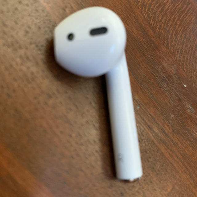 AirPods 右