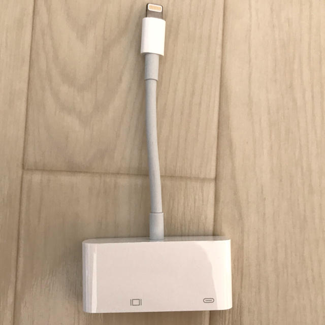 美品  Lightning to VGA アダプタ アップル apple 純正