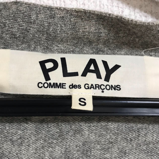 COMME des GARCONS - コム・デ・ギャルソン PLAY グレーカーディガンの