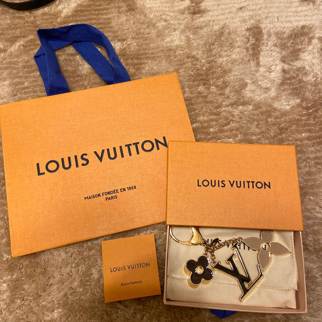 LOUIS VUITTON   LOUIS VUITTONバックチャームフルール ドゥ