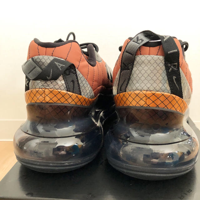 NIKE(ナイキ)の【新品未使用】NIKE エアマックス720-818 28.5cm メンズの靴/シューズ(スニーカー)の商品写真