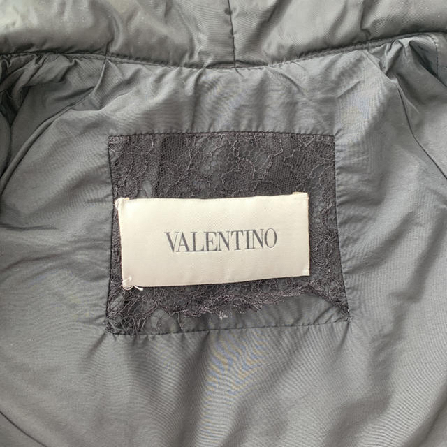 VALENTINO(ヴァレンティノ)のVALENTINO ヴァレンティノ ダウン ショート ブラック レディースのジャケット/アウター(ダウンコート)の商品写真