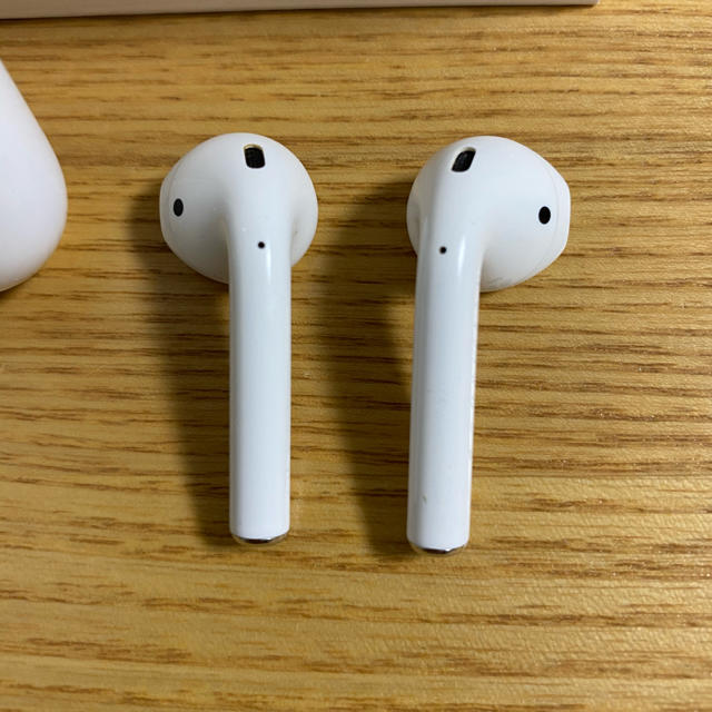 値下げ MMEF2J/A AirPods（エアポッド） ワイヤレスヘッドフォン ...