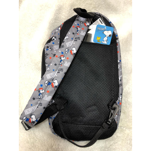 SNOOPY スヌーピー ポケットボディバッグ ワンショルダーバッグの通販 by shell スヌーピー ワンショルダー ボディバッグ