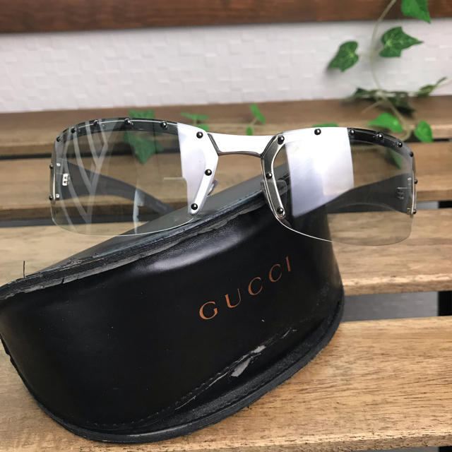 グッチ 財布 スーパーコピー 激安 アマゾン 、 Gucci - GUCCI  グッチ  スタッズ  サングラス  GG柄の通販 by Rina❤︎