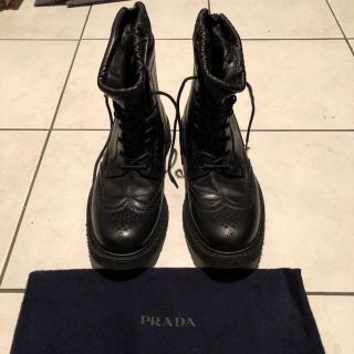 プラダ(PRADA)の［美品］PRADA ウイニングチップブーツ  黒(ブーツ)