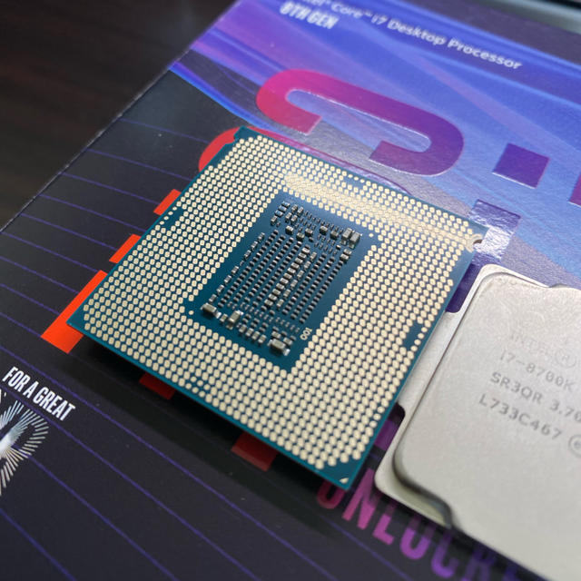 Intel Core i7 8700K 殻割りクマメタル化