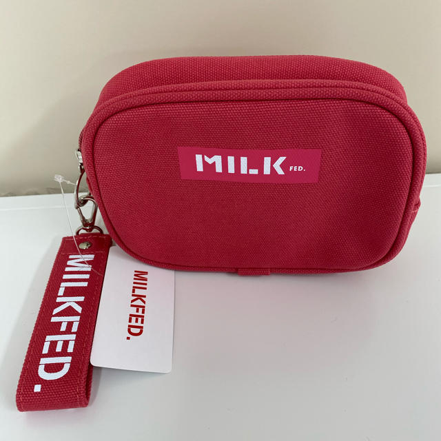 MILKFED.(ミルクフェド)の新品　MILKFED ポーチ レディースのファッション小物(ポーチ)の商品写真