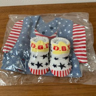 ダディオーダディー(daddy oh daddy)の【新品・未使用】スタイ　靴下二足(ベビースタイ/よだれかけ)