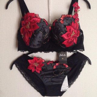 サルート 華道 月下香 フロントエックス ブラジャーショーツ