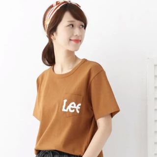 アーバンリサーチ(URBAN RESEARCH)のLee ブラウン　Tシャツ(Tシャツ(半袖/袖なし))