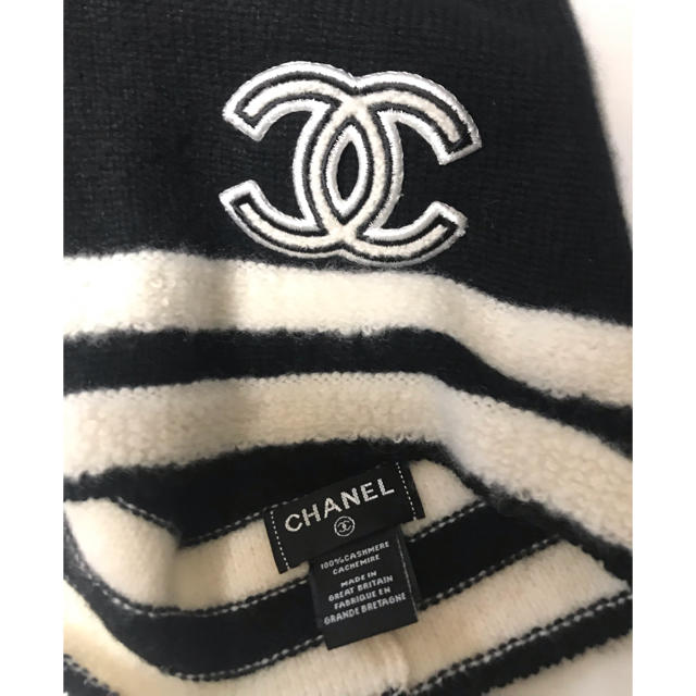 CHANEL(シャネル)のCHANEL【未使用】ココマーク ニット キャップ 帽子 ハット シャネル レディースの帽子(ニット帽/ビーニー)の商品写真