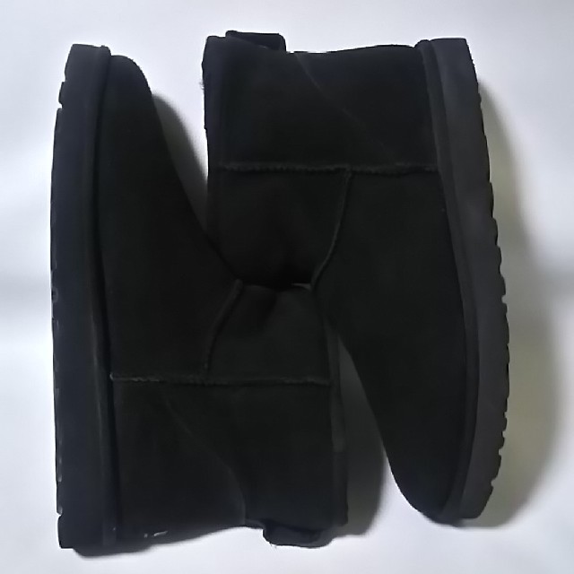 UGG(アグ)の
定4万王道!アグUGG高級ショートムートンブーツ人気黒!27cm


 メンズの靴/シューズ(ブーツ)の商品写真