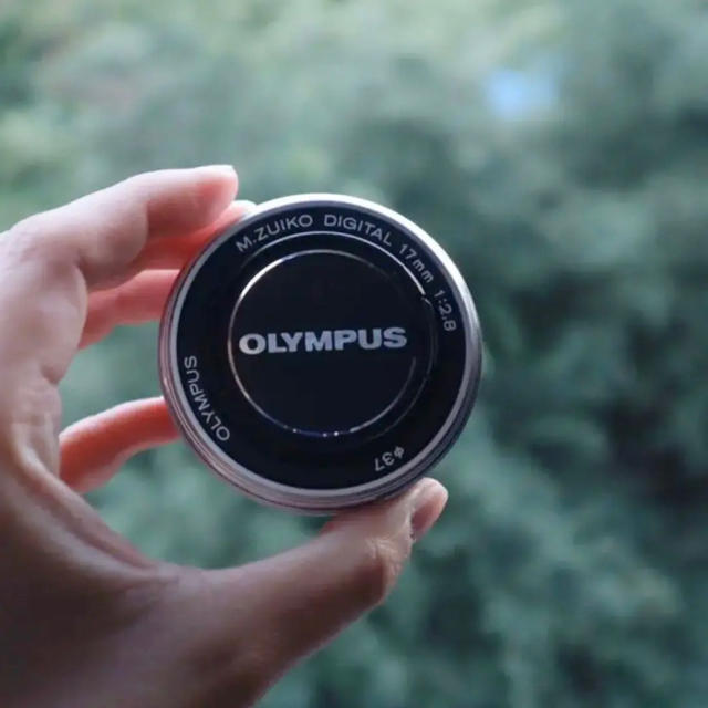 OLYMPUS(オリンパス)のOLYMPUS パンケーキレンズ 17mm F2.8 スマホ/家電/カメラのカメラ(レンズ(単焦点))の商品写真