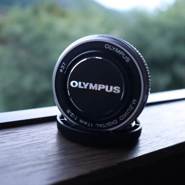 OLYMPUS(オリンパス)のOLYMPUS パンケーキレンズ 17mm F2.8 スマホ/家電/カメラのカメラ(レンズ(単焦点))の商品写真