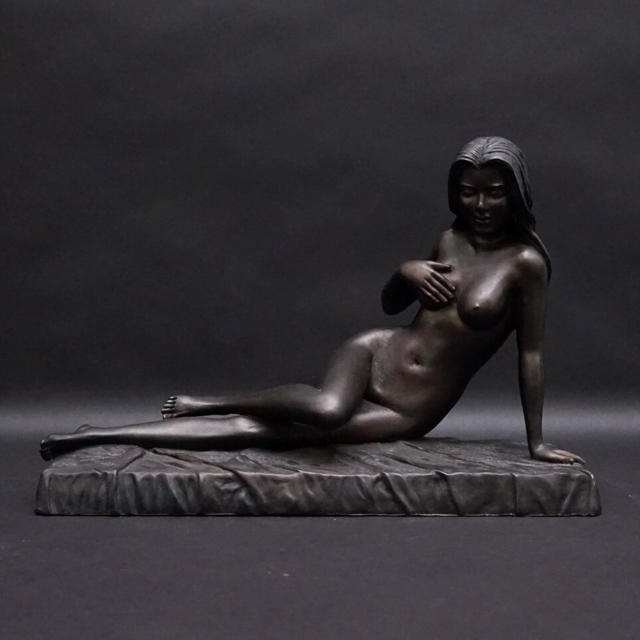 西洋彫刻 ブロンズみたいなオブジェ 裸体 ヌード像 女性像 重量3.8kg 美術 彫刻+オブジェ