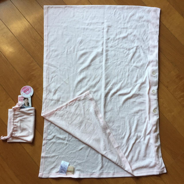 MUJI (無印良品)(ムジルシリョウヒン)のストール型 授乳ケープ Love City 藤本美貴×Birthday 新品 キッズ/ベビー/マタニティのマタニティ(マタニティウェア)の商品写真