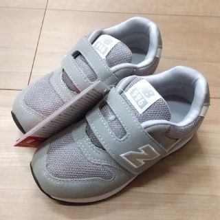 ニューバランス(New Balance)の箱なし ニューバランススニーカー IZ996 グレー 15.0cm
(スニーカー)