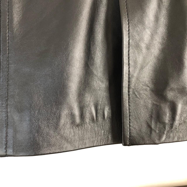 UNIQLO(ユニクロ)の本物ラムレザー使用のUNIQLO　黒　コート　Sサイズ　革素材 レディースのジャケット/アウター(ロングコート)の商品写真